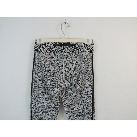 Lululemon Size 6 Real Quick Tight Miss Mosaic White / Posey Black White - Picture 6 of 9